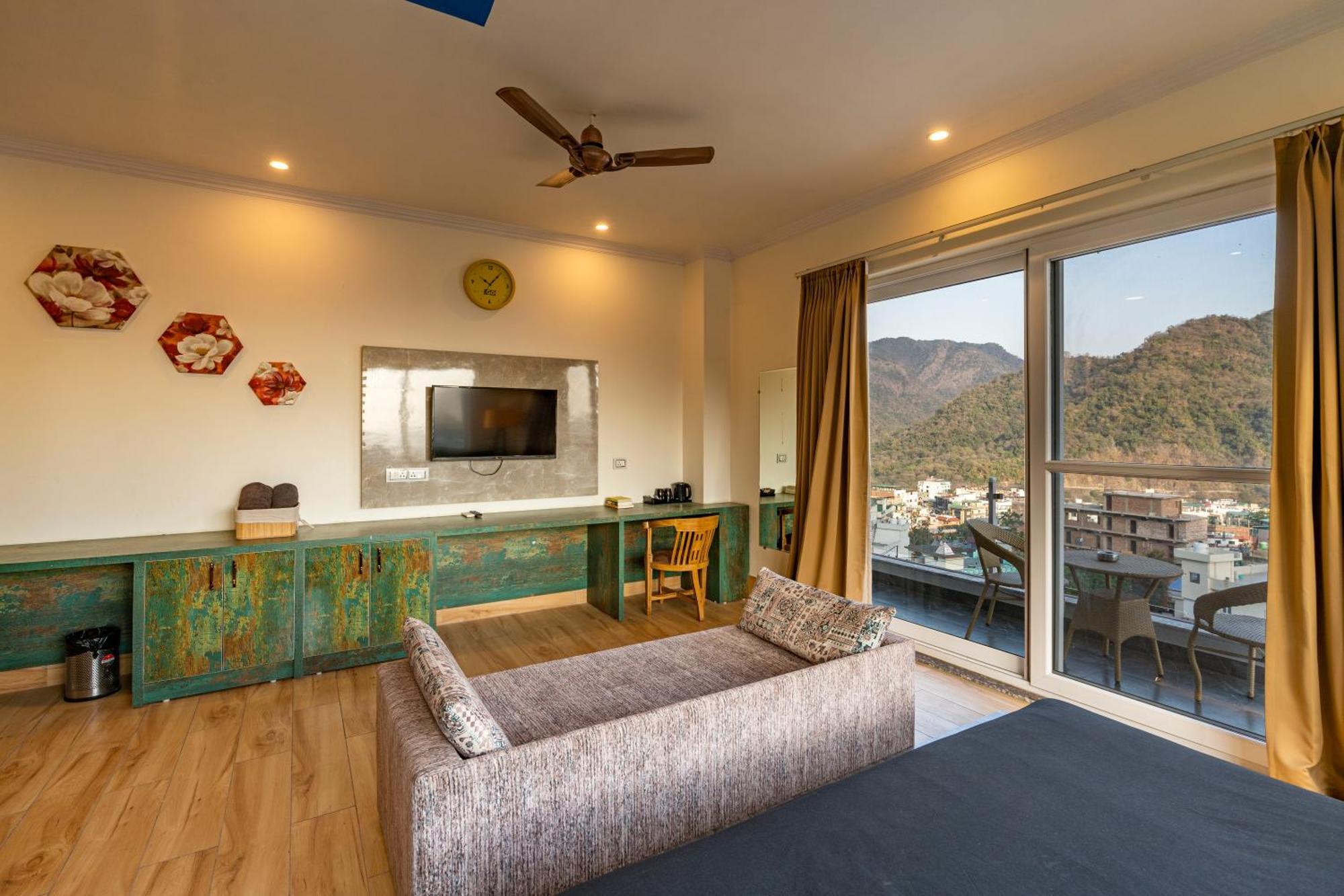 The Hosteller Rishikesh, Upper Tapovan Buitenkant foto