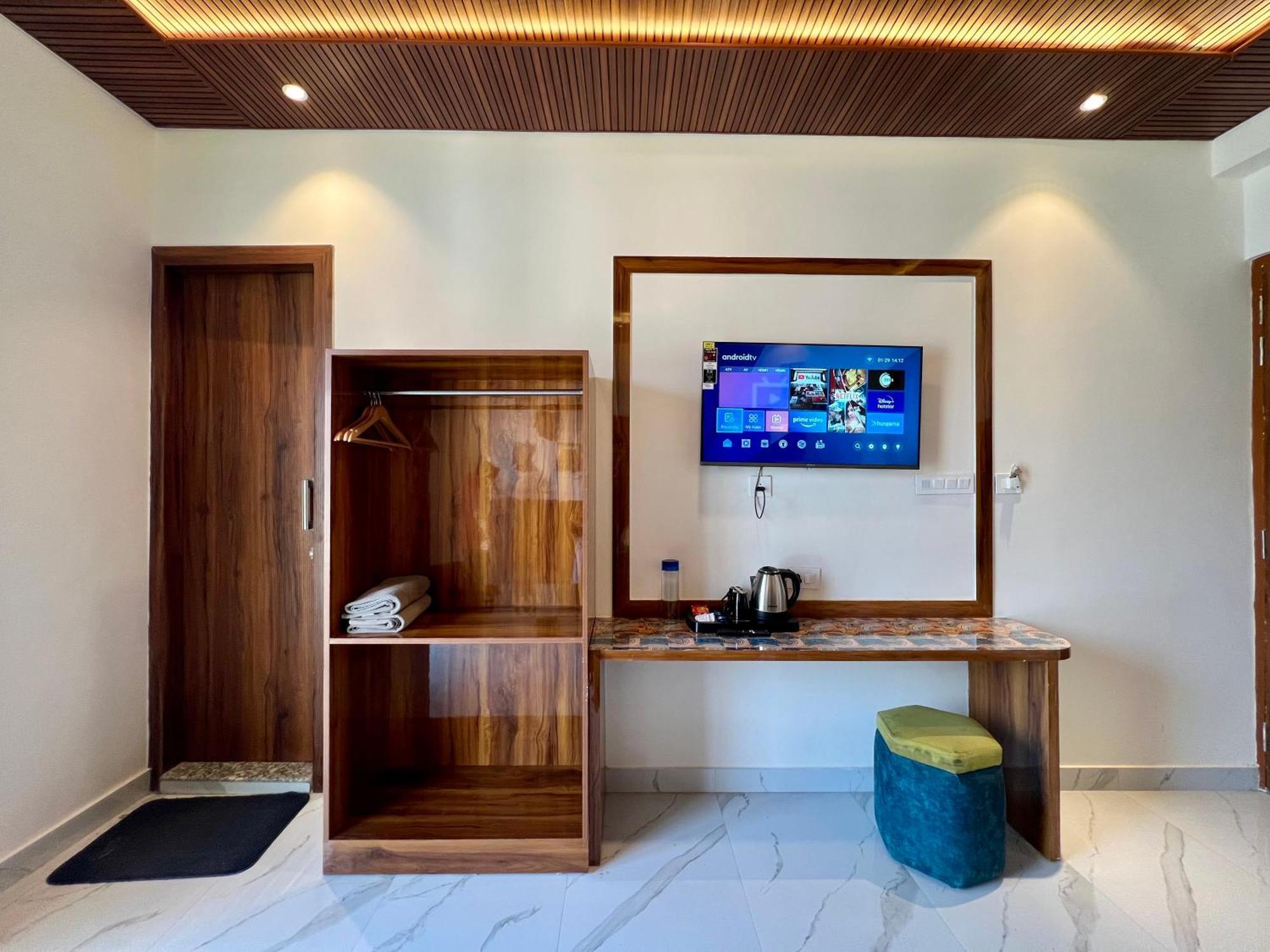 The Hosteller Rishikesh, Upper Tapovan Buitenkant foto