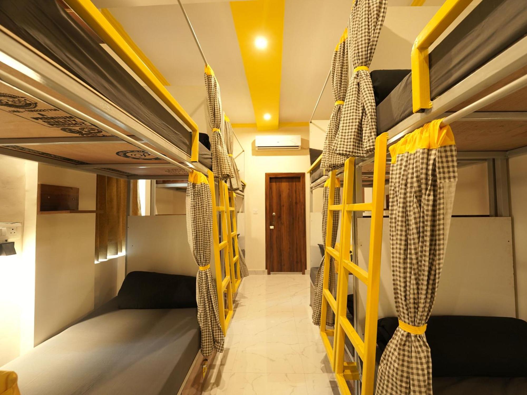 The Hosteller Rishikesh, Upper Tapovan Buitenkant foto